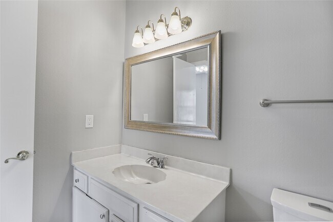 Building Photo - 3800 Tanglewilde St