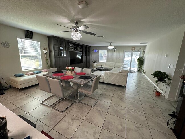 Building Photo - 4511 Bluff Oak Loop