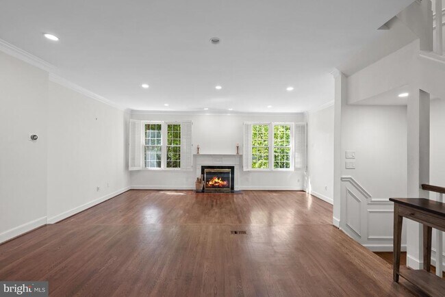 Building Photo - 3545 Winfield Lane Northwest