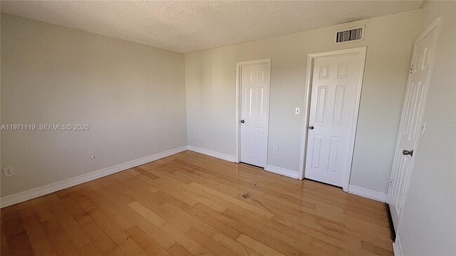 Building Photo - 10000 NW 80th Ct