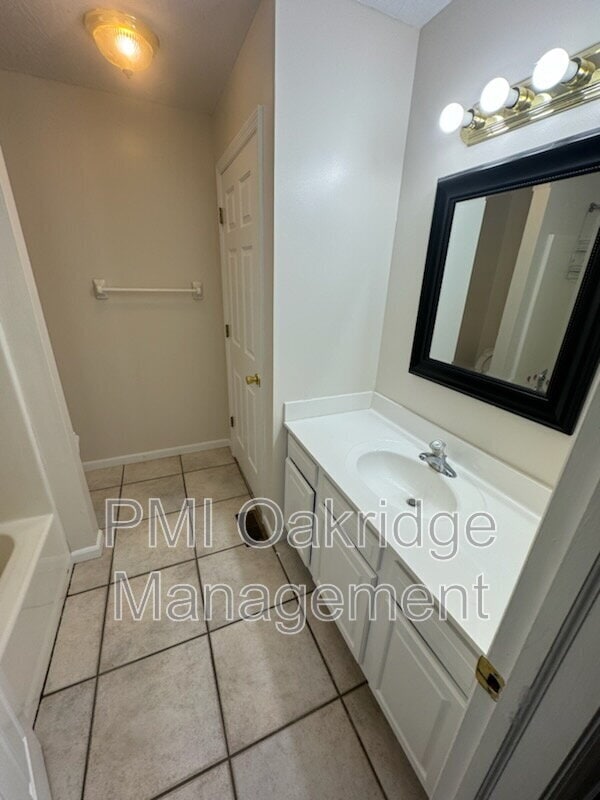 Building Photo - 15 Marlou Dr