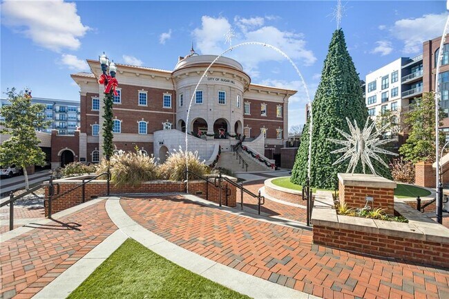 Building Photo - 1230 Ainsworth Alley