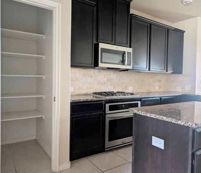 Building Photo - 10104 Kemah Pl