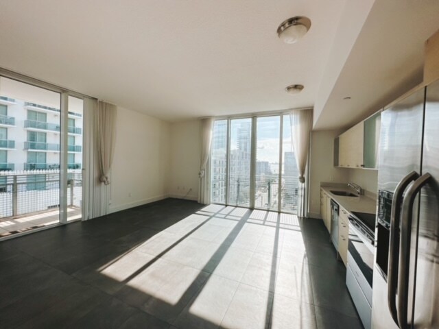 Building Photo - 350 NE 24th St