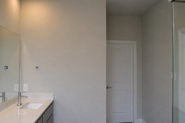 Building Photo - 270 Irish Moss Dr