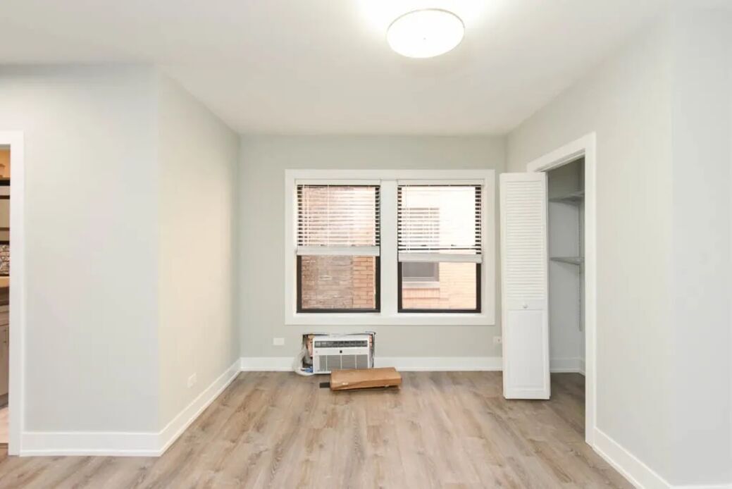 Building Photo - 834 W Wolfram St