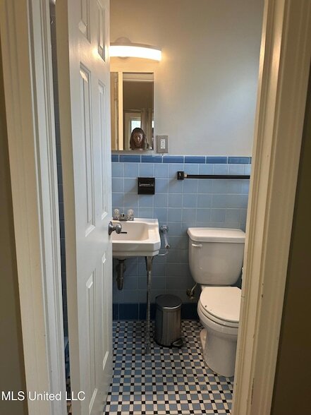 Building Photo - 3564 Cowan Pl