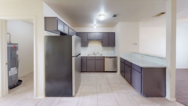 Building Photo - 4302 Jeff Scott Dr