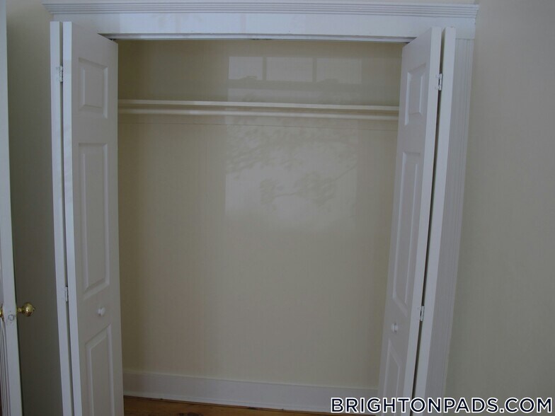 Building Photo - 115 Kilsyth Rd