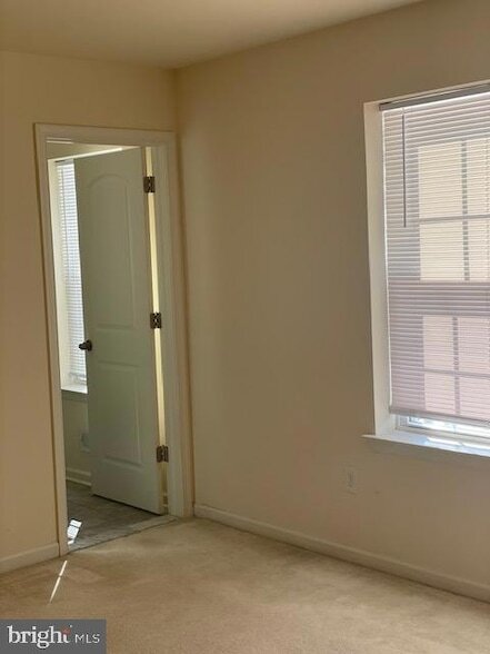 Building Photo - 112 Graystone Dr