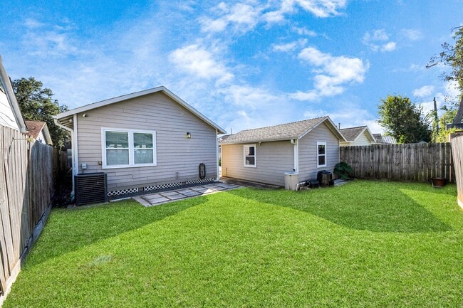 Building Photo - 509 Vincent St