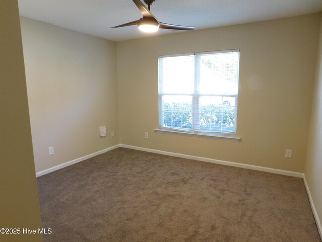 Building Photo - 205 Sellhorn Blvd