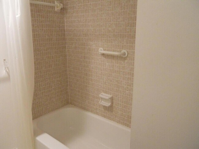 Building Photo - 250 NE 20th St