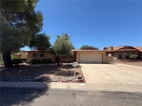 Building Photo - 760 Crestwood Dr