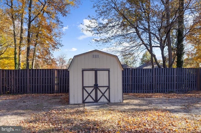 Building Photo - 7643 Paradise Beach Rd