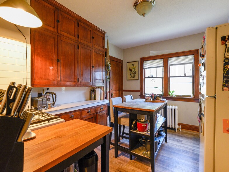 Building Photo - 3425 Columbus Avenue South