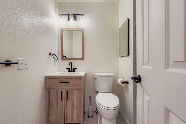 Building Photo - 9167 W Cedar Dr