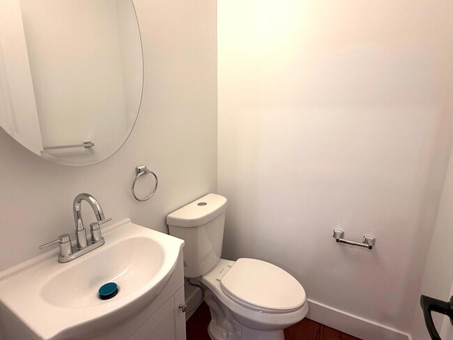Building Photo - 39-47 50th Avenue Unit 2nd Fl.