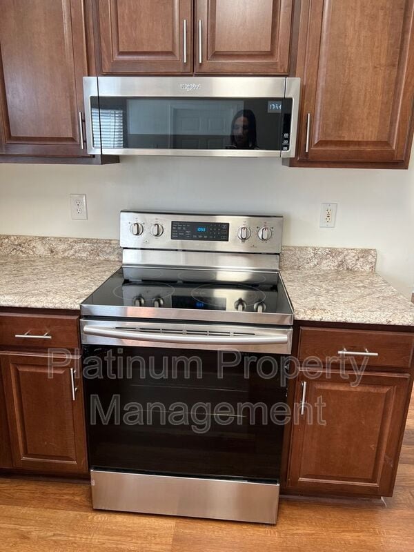 Building Photo - 1097 Yellow River Dr