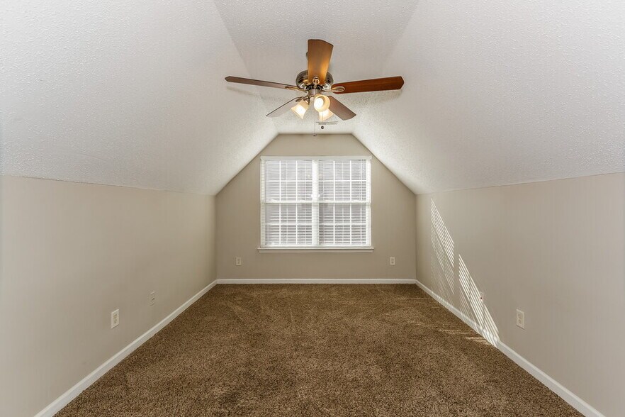 Building Photo - 14620 Arlandes Dr