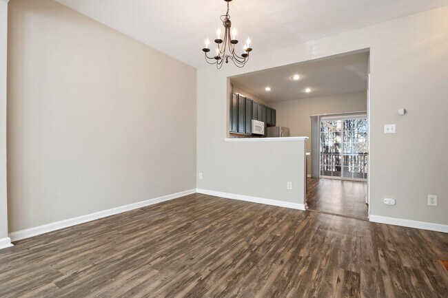 Building Photo - Delta Ridge Darling!  Available Now!  3BR Plus Den!