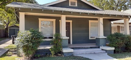 Building Photo - Historic 3 Bed, 1 Bath Near Historic Fairm...