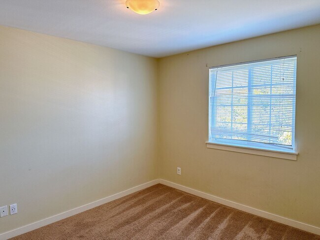 Building Photo - 3035/3037 Pacific St