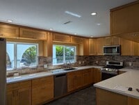 Building Photo - 3 Bedroom 2 Bathroom Home In San Diego