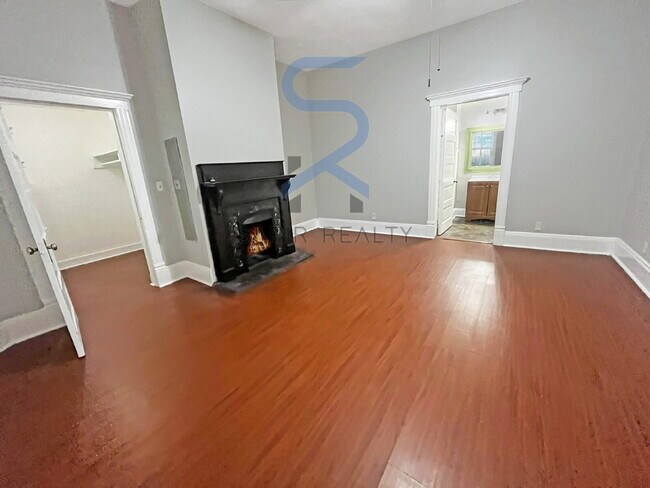 Building Photo - Move in before December 31st and get $100 OFF your rent for the first 3 months — PLUS a $250 Amaz...