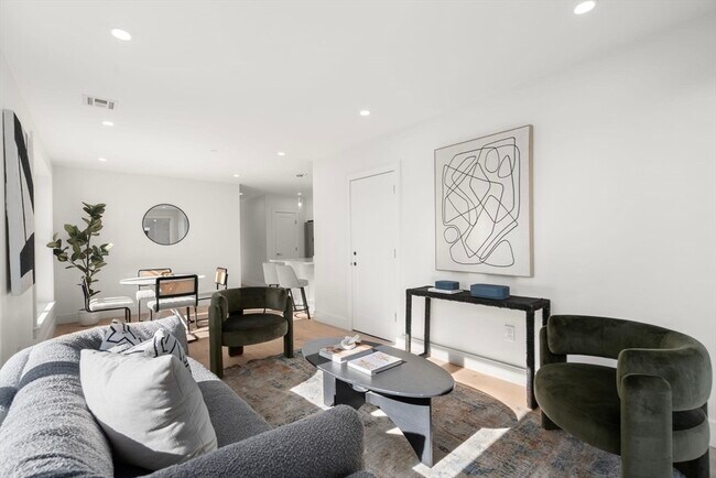 Building Photo - 90 A St