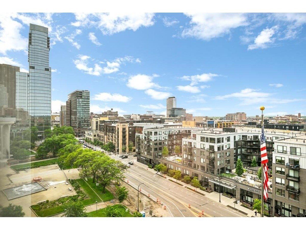 Building Photo - 15 S 1st St