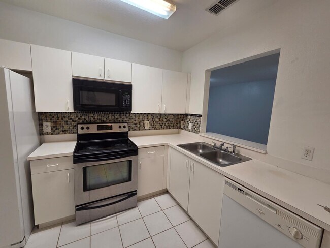 Building Photo - 13216 Villa Vista Dr
