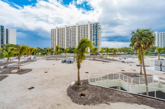 Building Photo - 4201 N Ocean Blvd