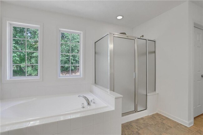 Building Photo - 3208 Juniper Dr