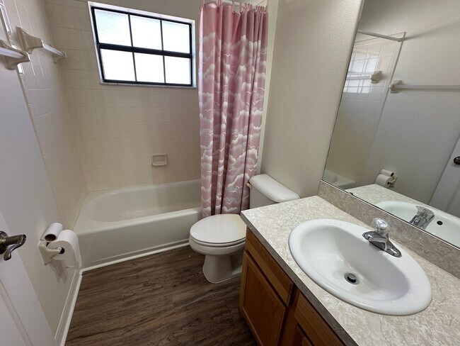 Building Photo - 4 Bedroom 3 Bath Single Family Home in The Groves of Baytree - Tavares Florida