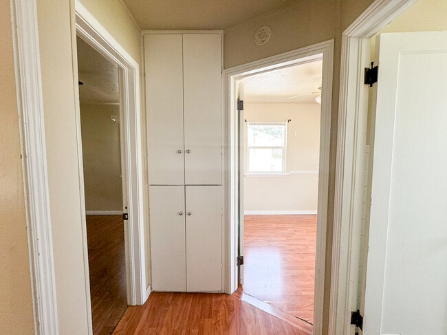 Building Photo - 1730 W Center St