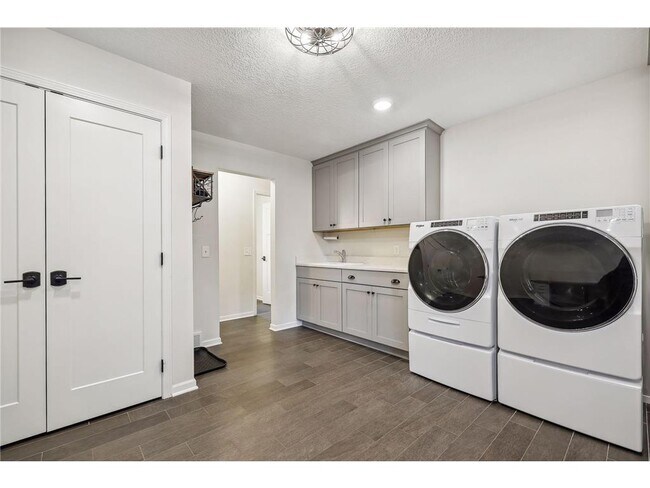 Building Photo - 18620 26th Ave N