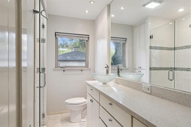 Building Photo - 5102 W Mockingbird Ln