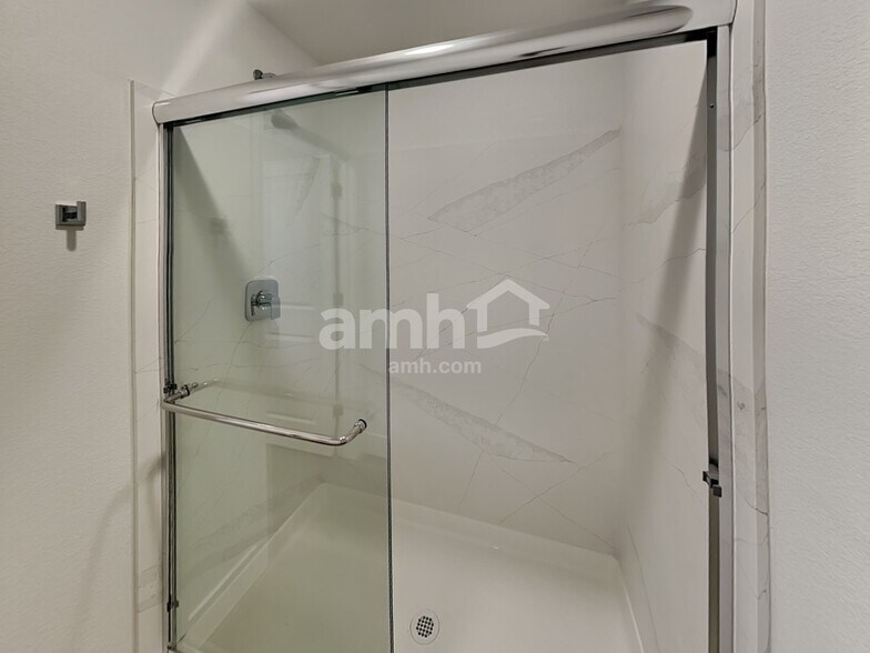 Building Photo - 5808 Fly Fisher St