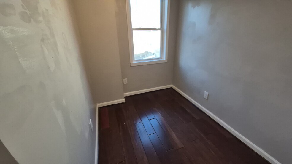 Building Photo - 605 Cecil B Moore Ave