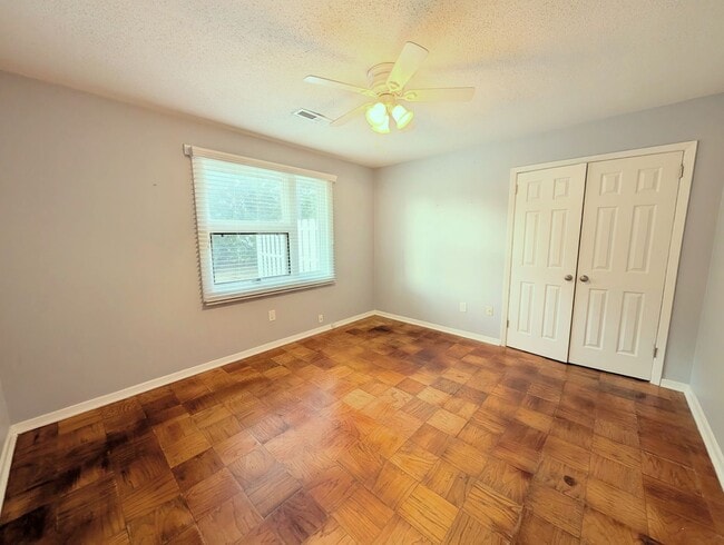 Building Photo - Serene 2BR Living in Seagate Near Market Common - Long Term Rental