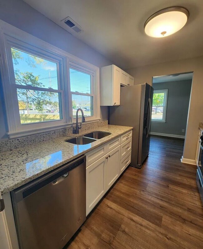 Building Photo - One-of-a-Kind 3 Bedroom Home with Renovated Kitchen & Spacious Yard