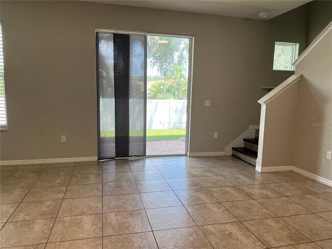 Building Photo - 4850 Poolside Dr