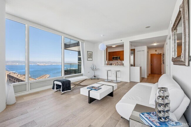 Building Photo - 425 1st St