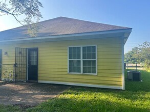 Building Photo - Rental Coming Available