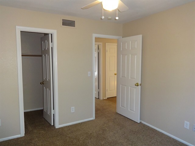 Building Photo - 7010 W Oraibi Dr