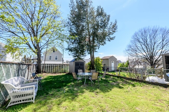 Building Photo - 82 Pacific Ave