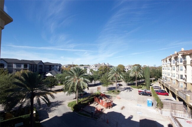 Building Photo - 7575 Kirby Dr