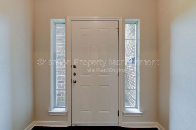 Building Photo - 9606 Ashville Dr