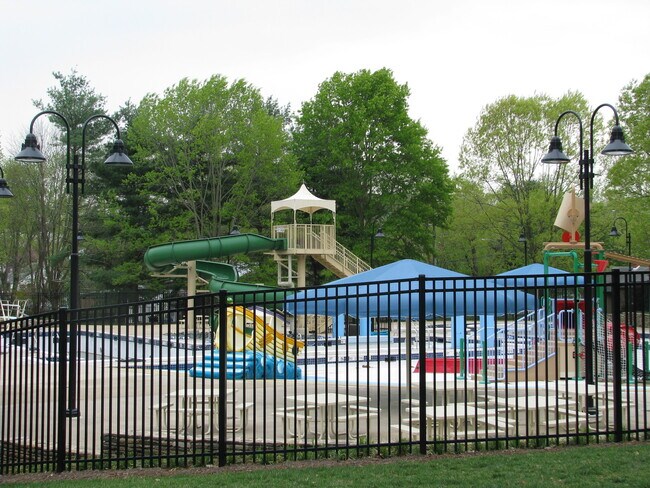 Building Photo - 510 Meade Ave